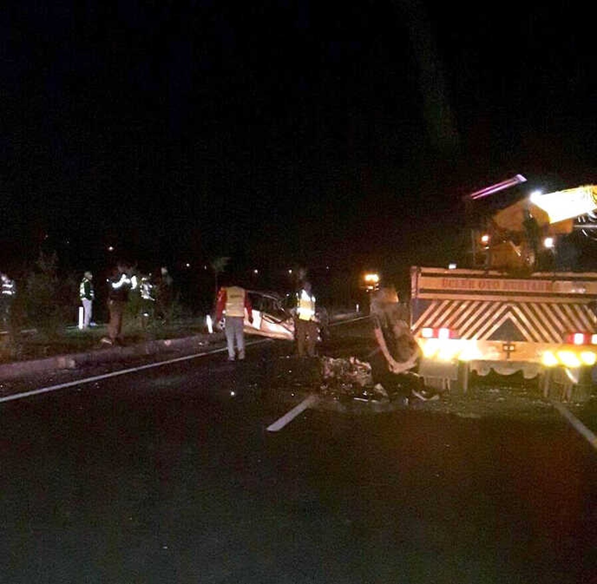 Kazaya Karışan Aracı Çeken Kurtarıcıya Otomobil Çarptı: 1 Ölü, 5 Yaralı