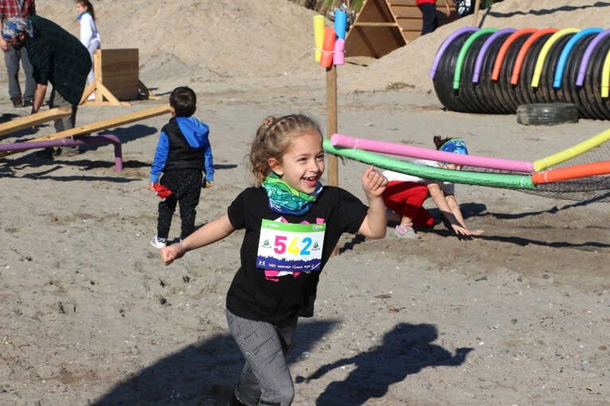Marmaris\'te Freeathlon Yarışları Renkli Görüntülere Sahne Oldu