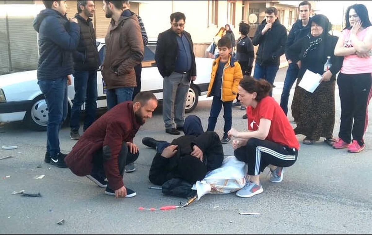 Otomobil ile Motosiklet Çarpıştı: 1 Yaralı