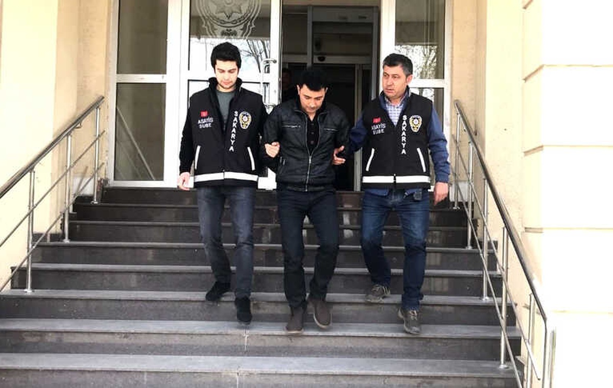 Sakarya\'da Hırsızlık Yapan 4 Şahıs Yakalandı