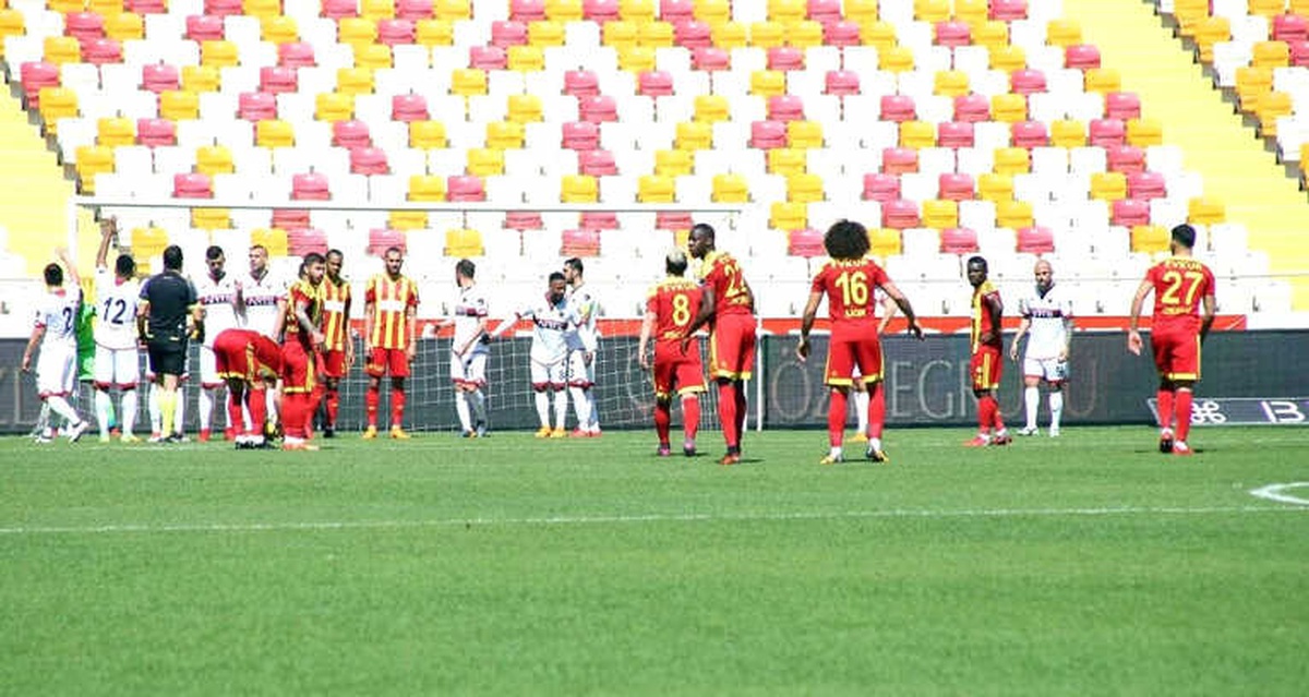 Spor Toto Süper Lig: Evkur Yeni Malatyaspor: 1 - Gençlerbirliği: 1 (İlk Yarı)