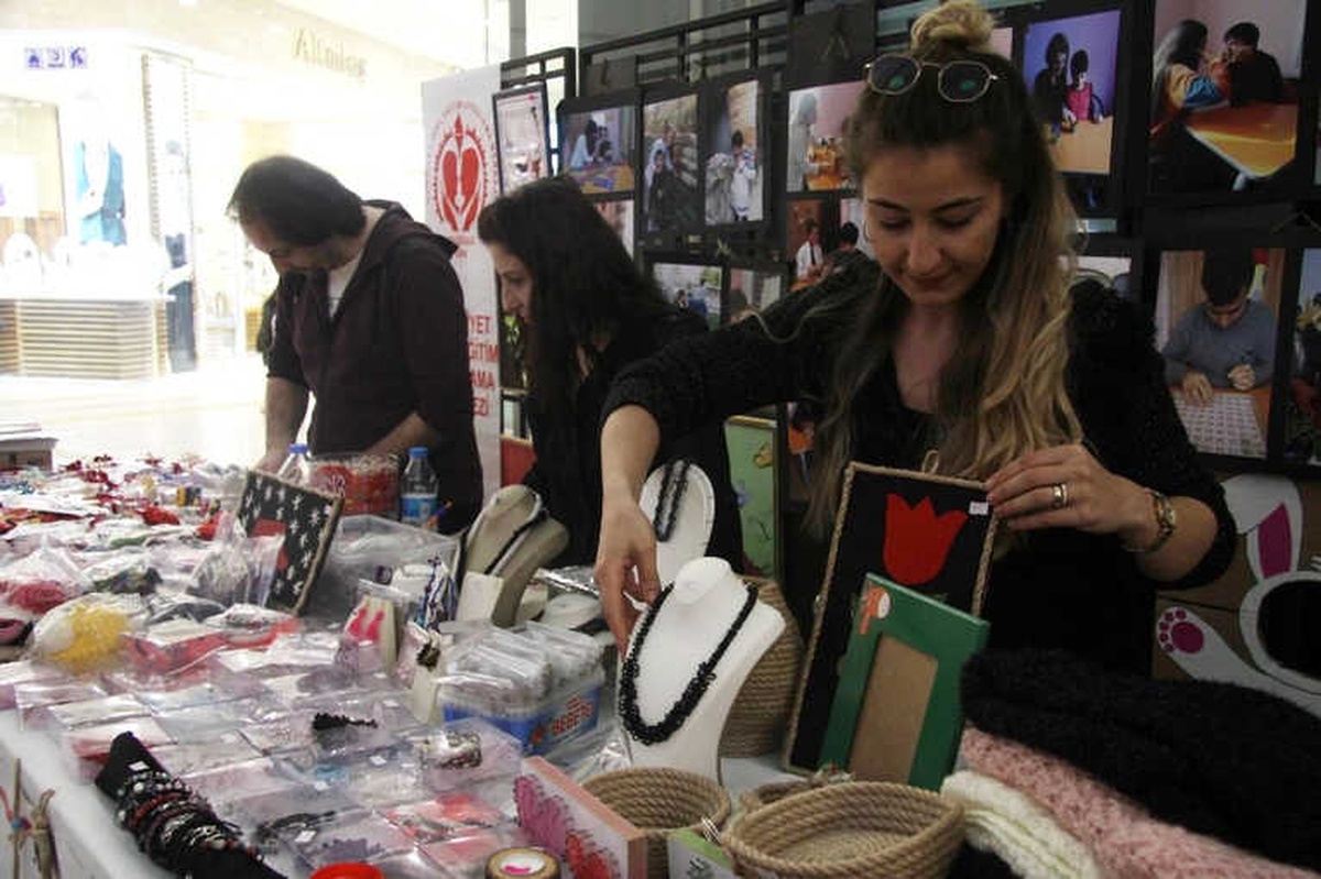 Tekira Avm\'de Otizm Farkındalık Etkinliği