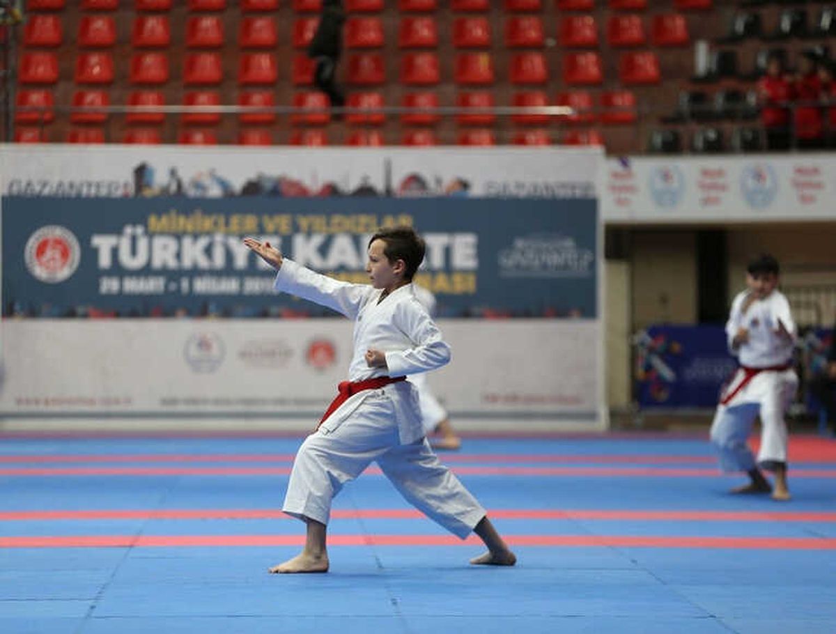 Türkiye Minikler ve Yıldızlar Karate Şampiyonasının Açılışı Yapıldı