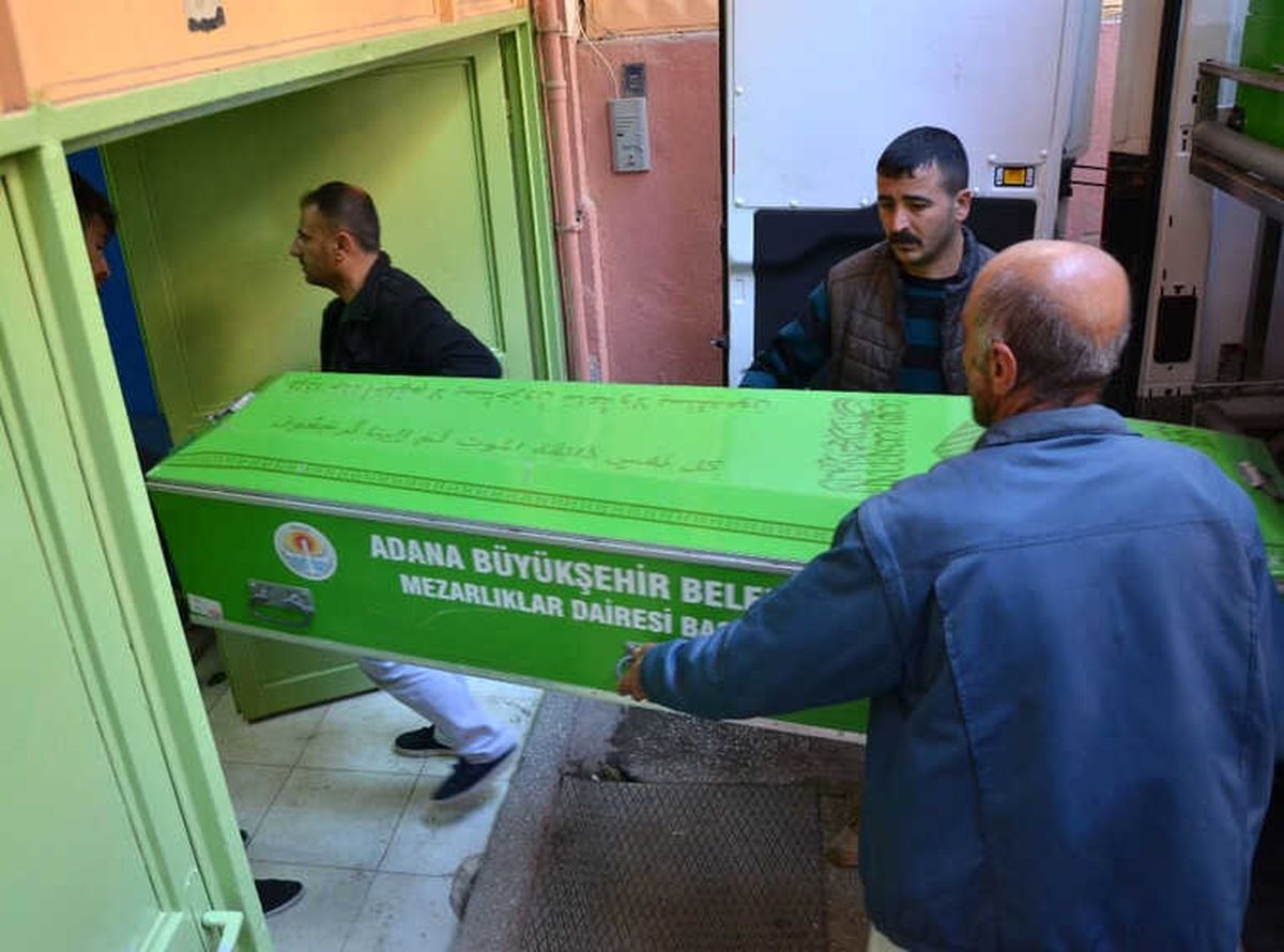 Yol Kenarında Cesedi Bulunan Gencin Cenazesi Morgdan Alındı