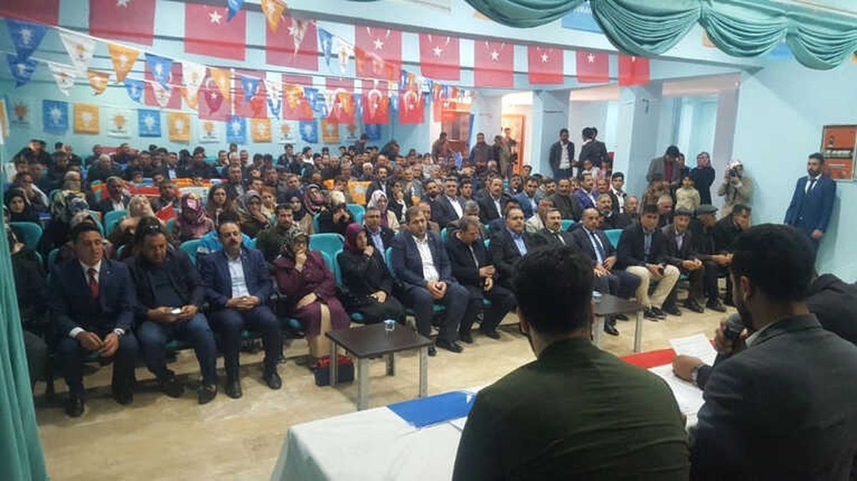 AK Parti Çaldıran İlçe Gençlik Kolları 6. Olağan Kongresi Yapıldı