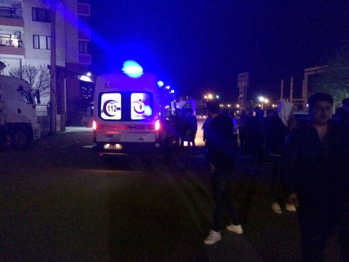 Diyarbakır\'da İki Kişi Arasında Bıçaklı Kavga: 1 Yaralı
