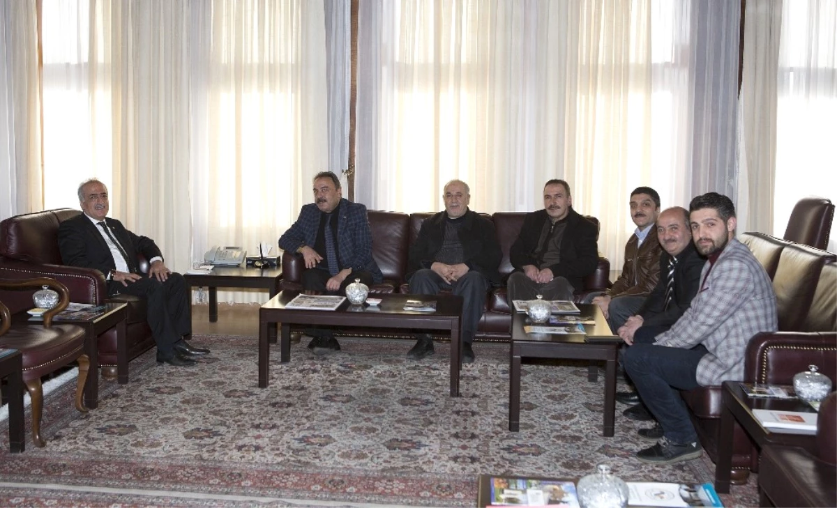 Erzurum Matbaa, Kırtasiye ve Tabelacılar Esnaf Odası Başkanı Karaca\'dan Rektör Çomaklı\'ya Ziyaret