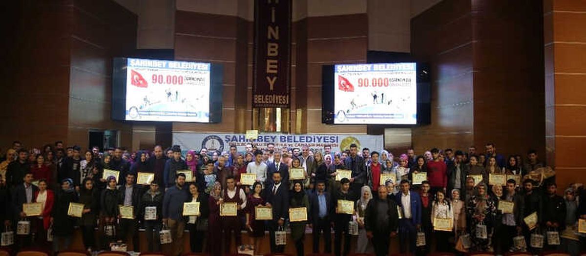 Evlilik Okulundan 145 Çift Daha Mezun Oldu