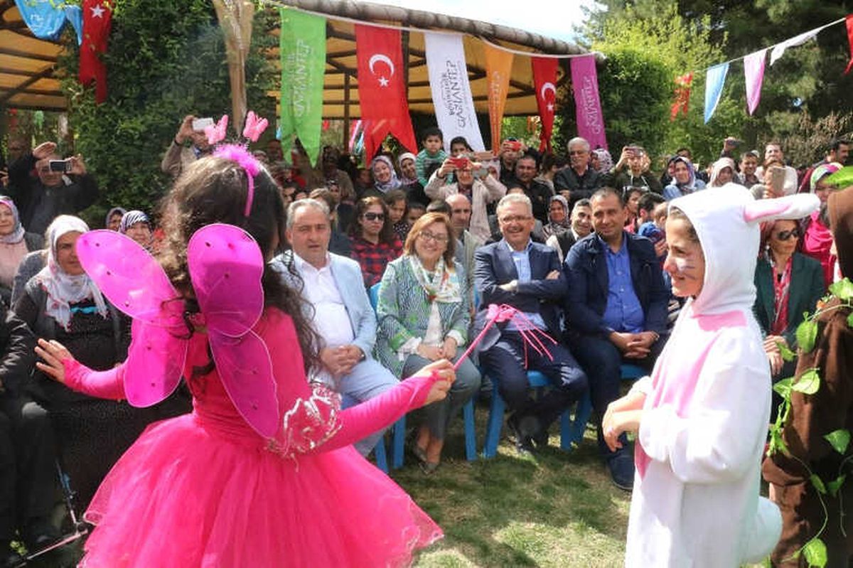 Gaziantep\'te 4. Bahar Şenliği