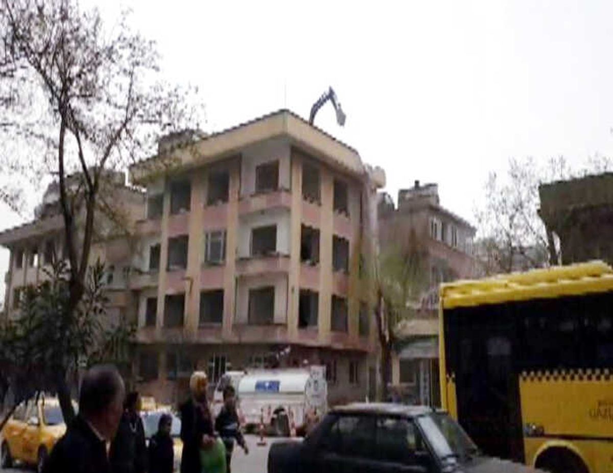 Gaziantep\'te Tedbirsiz Yıkım Vatandaşların Canını Tehlikeye Atıyor