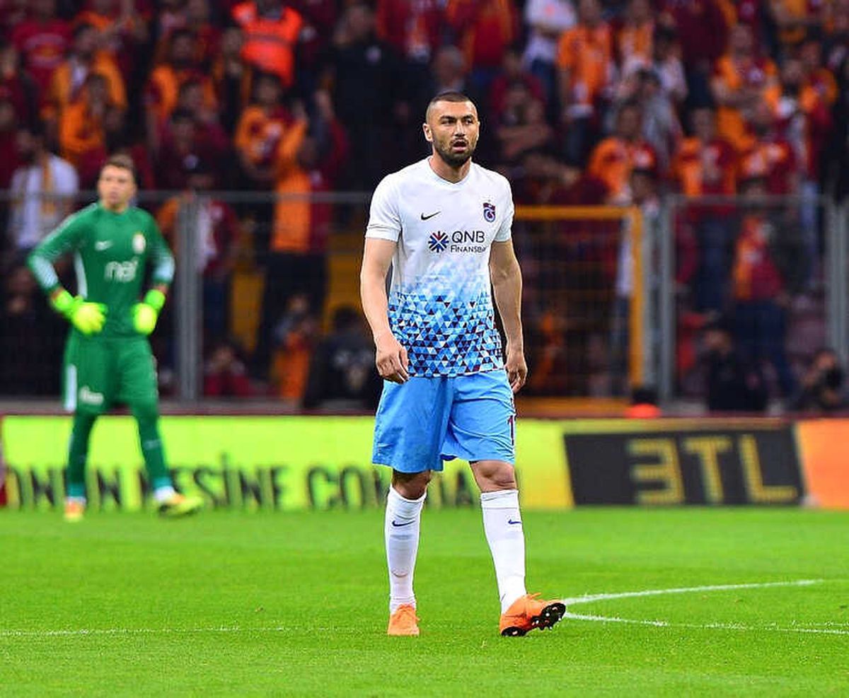 Gomis Attı, Burak Sessiz