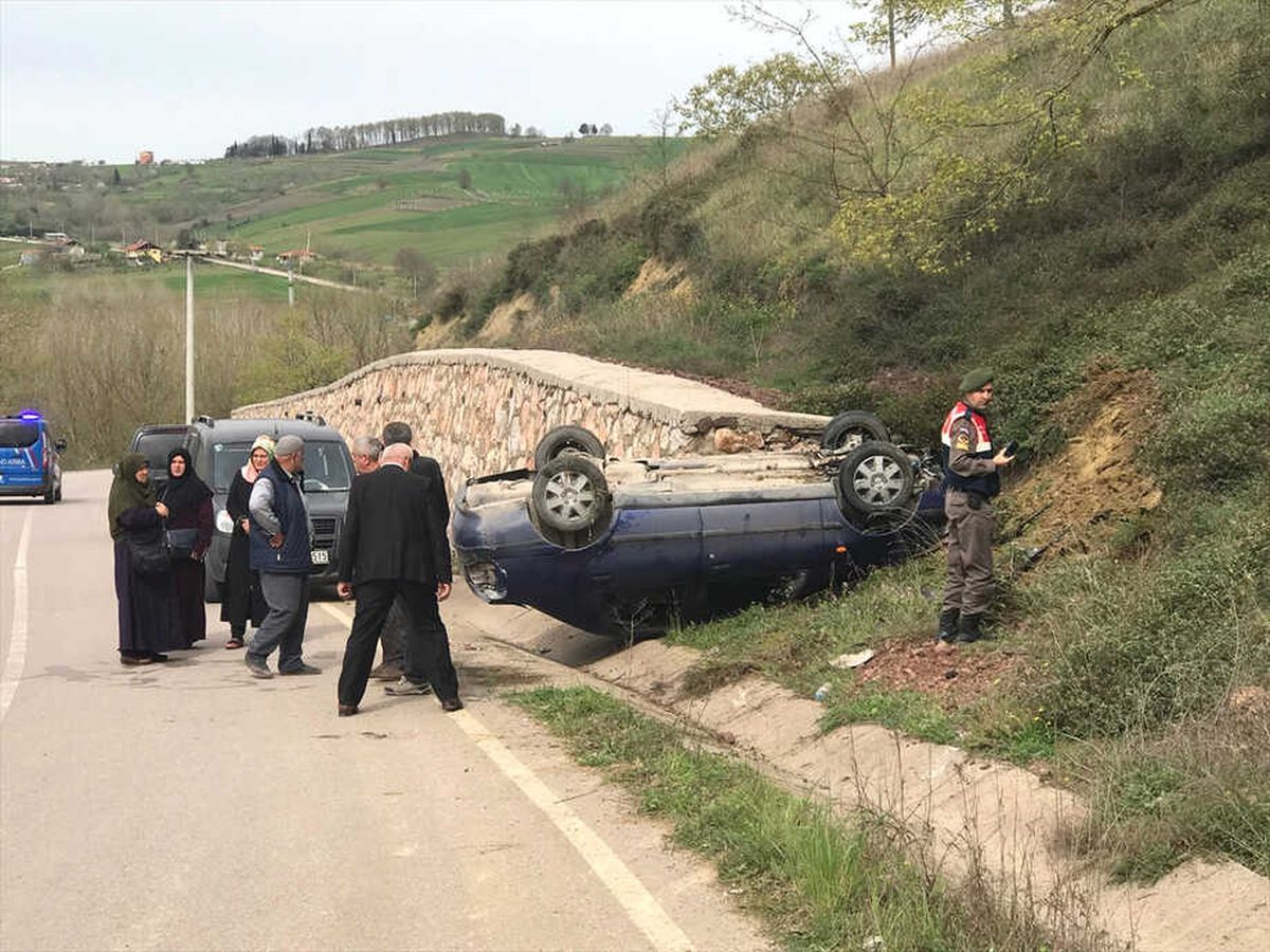 Kocaeli\'de Trafik Kazası: 2 Yaralı