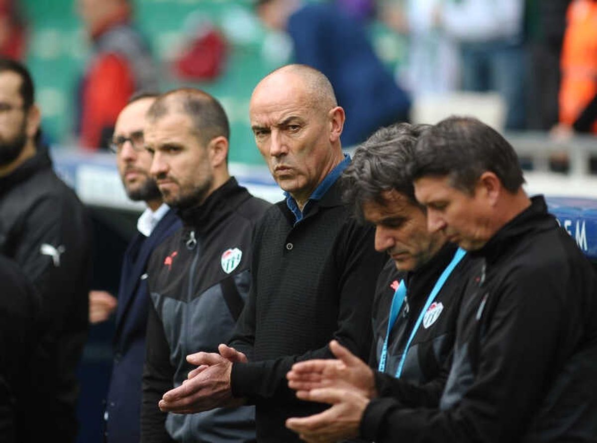 Le Guen Eleştiri Oklarının Hedefinde