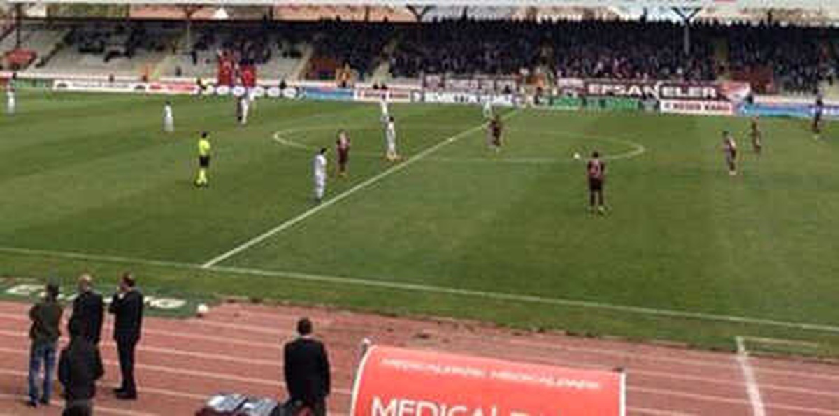 Manisasporlu Futbolculardan 1 Dakikalık Protesto