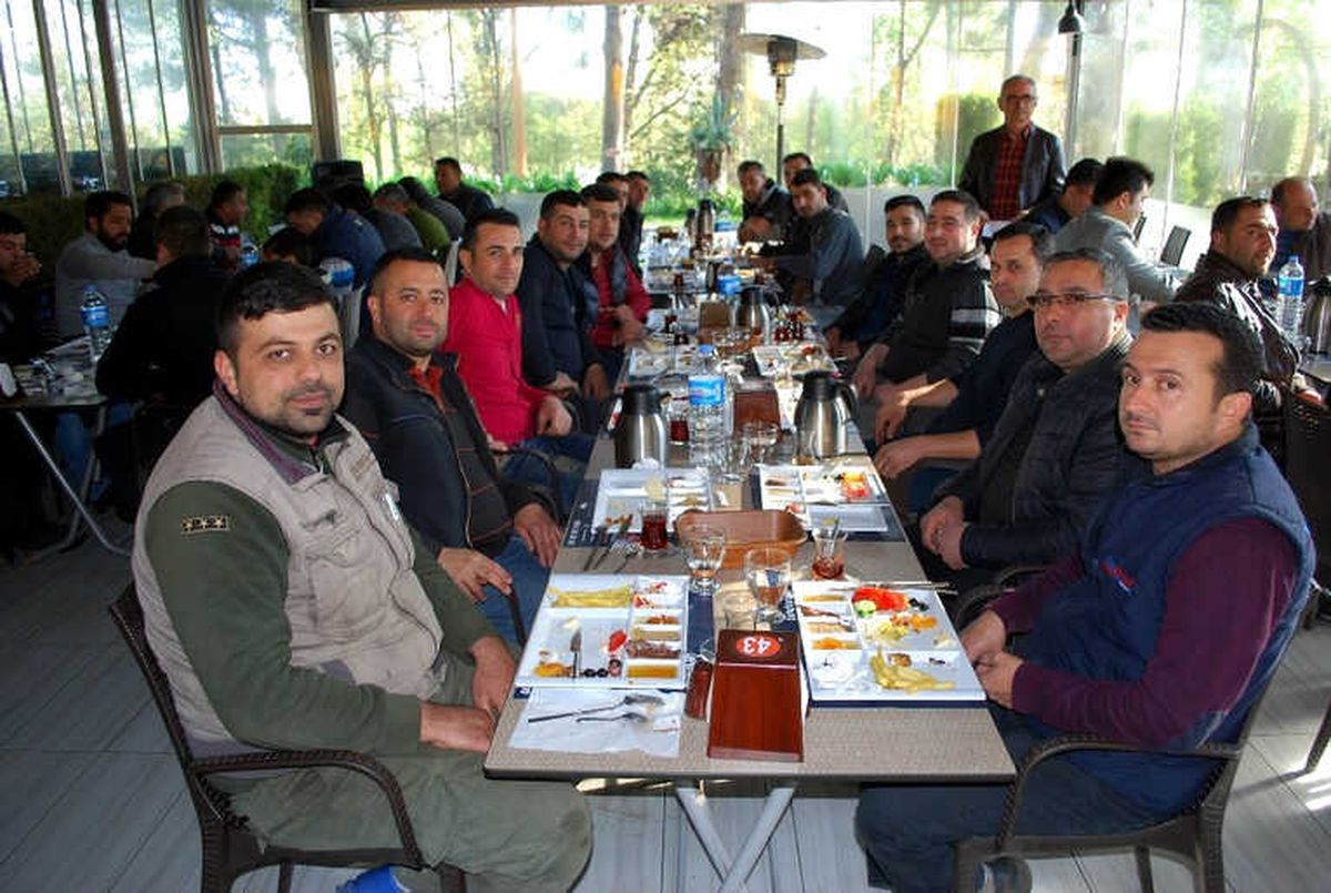 Salihli\'de Usta ve Çıraklar Kahvaltıda Buluştu