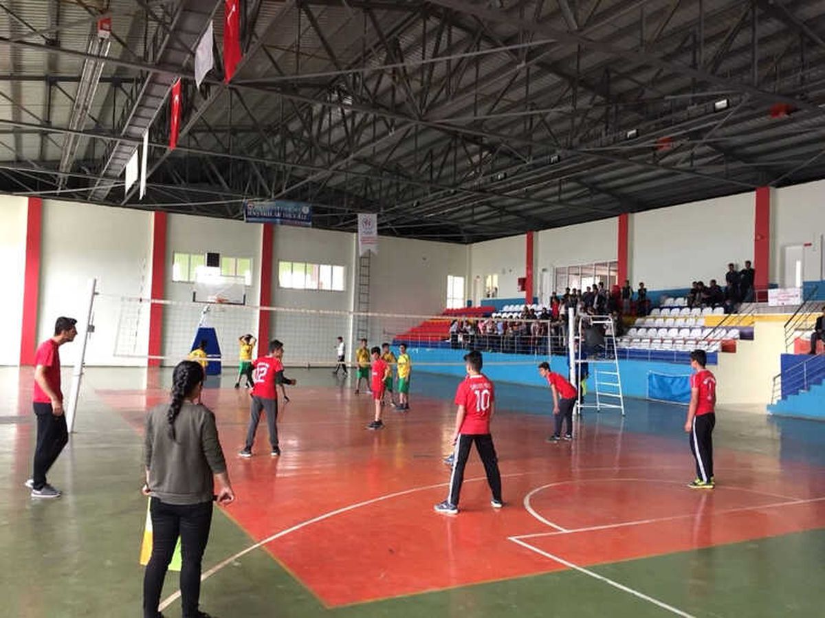 Sason\'da Ortaokullar Arası Voleybol Turnuvası Finali Yapıldı