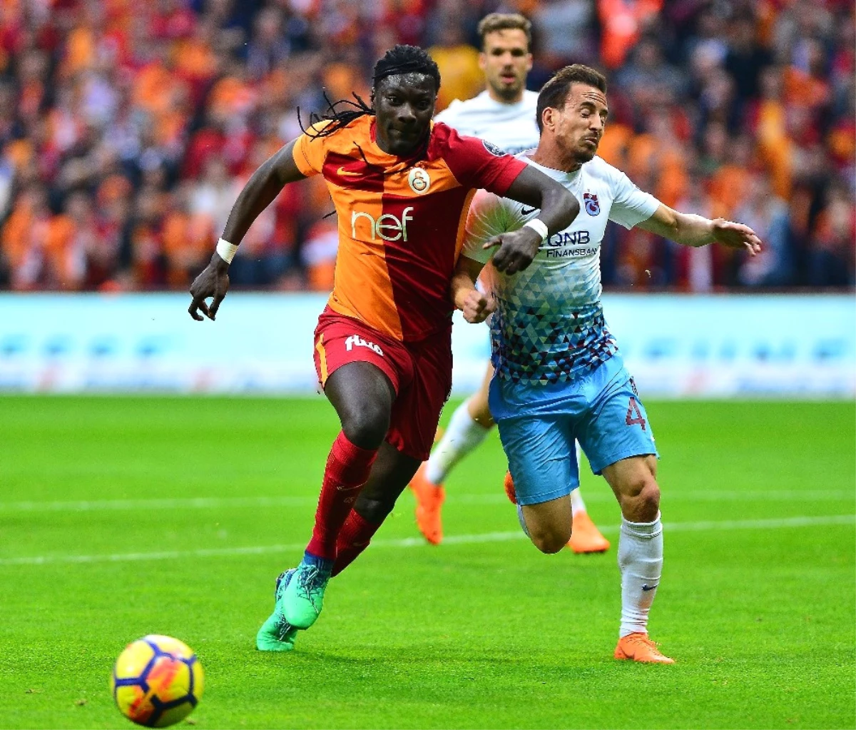 Spor Toto Süper Lig: Galatasaray: 1 - Trabzonspor: 0 (İlk Yarı)