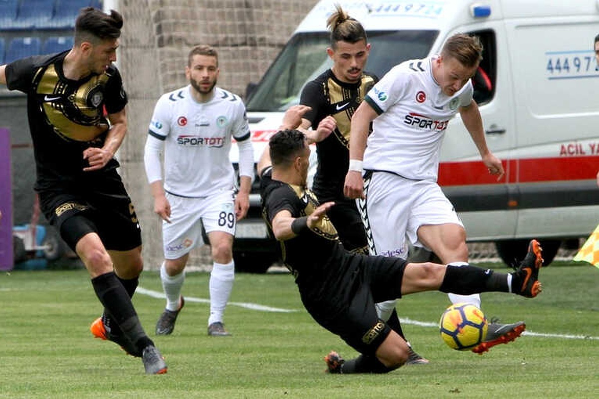 Spor Toto Süper Lig: Osmanlıspor: 0 - Konyaspor: 0 (İlk Yarı)