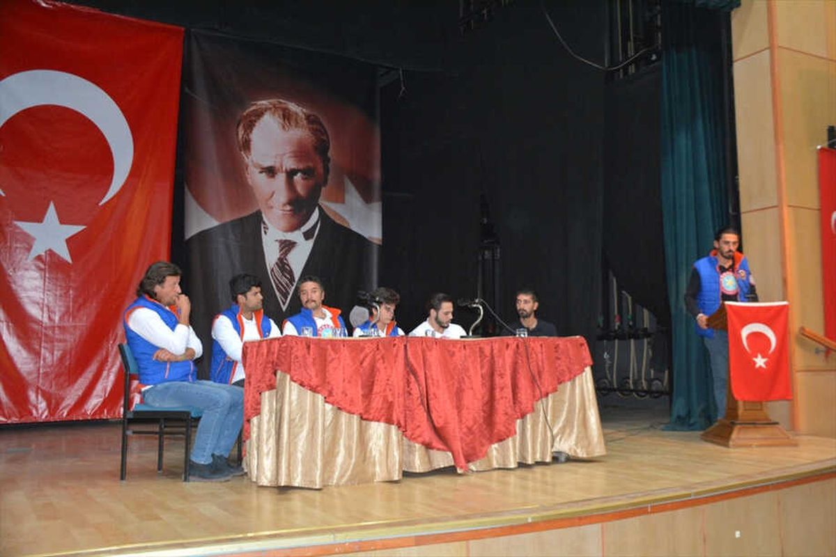 Tatvan\'da "Bağımlılıkla Mücadele" Semineri Verildi