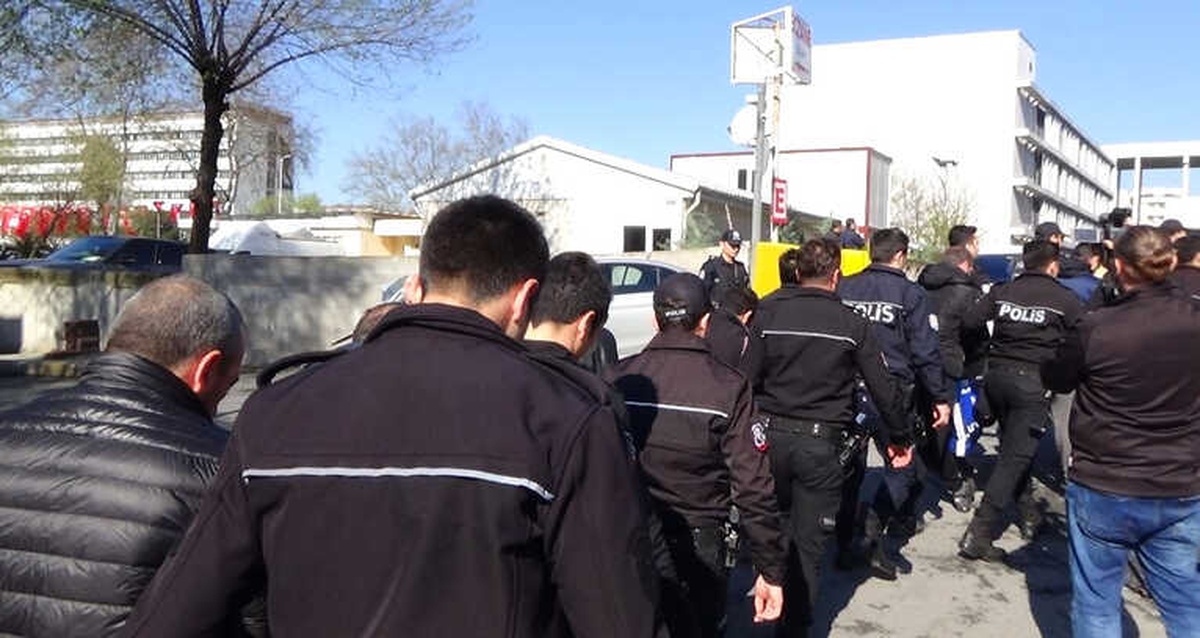 1 Ton Uyuşturucuyla Yakalanan Arnavut Uyuşturucu Baronu ve Adamları Adliyeye Sevk Edildi