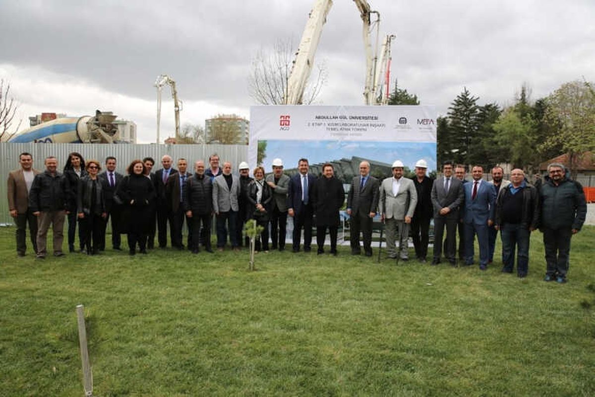 Agü Laboratuar Sayısını Artırdı