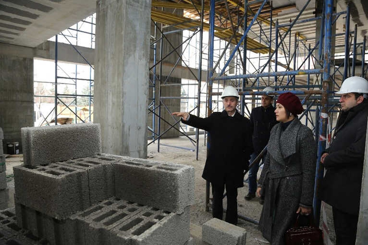Akkent Kongre Merkezi Hızla Yükseliyor