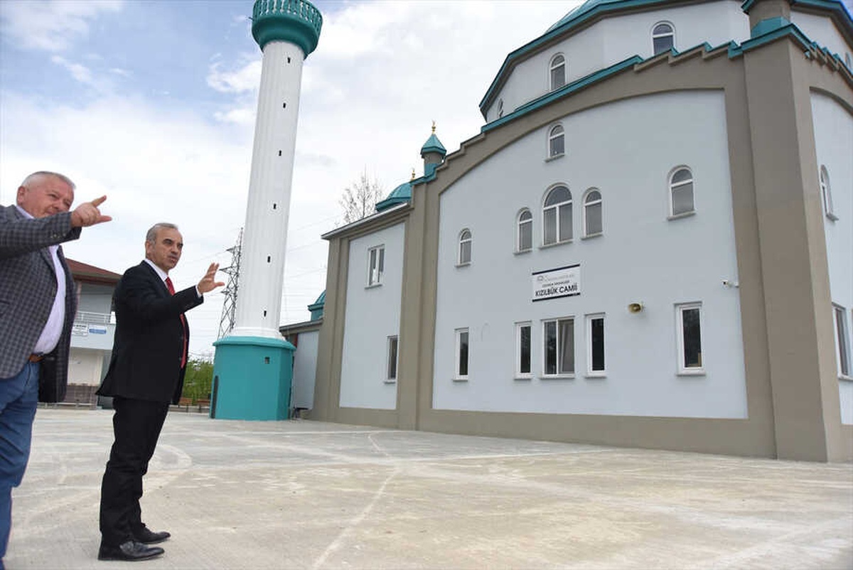 Altınordu\'da Cami Meydanı Düzenlemesi