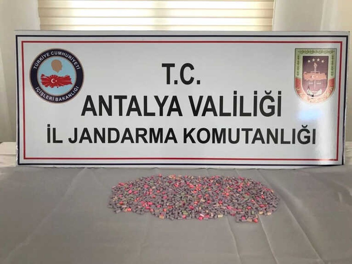Antalya\'da Bin 468 Adet Sentetik Uyuşturucu Ele Geçirildi