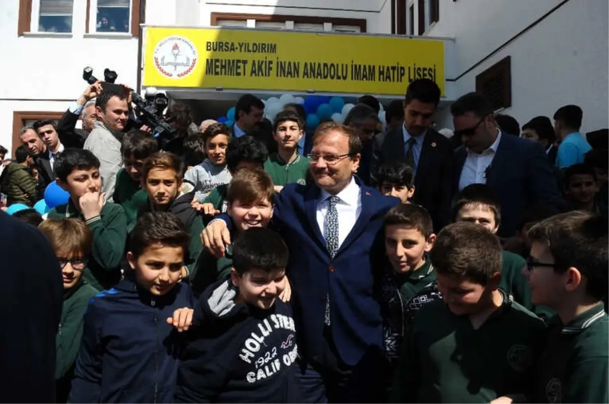 Başbakan Yardımcısı Çavuşoğlu Bursa\'da Okul Açılışına Katıldı
