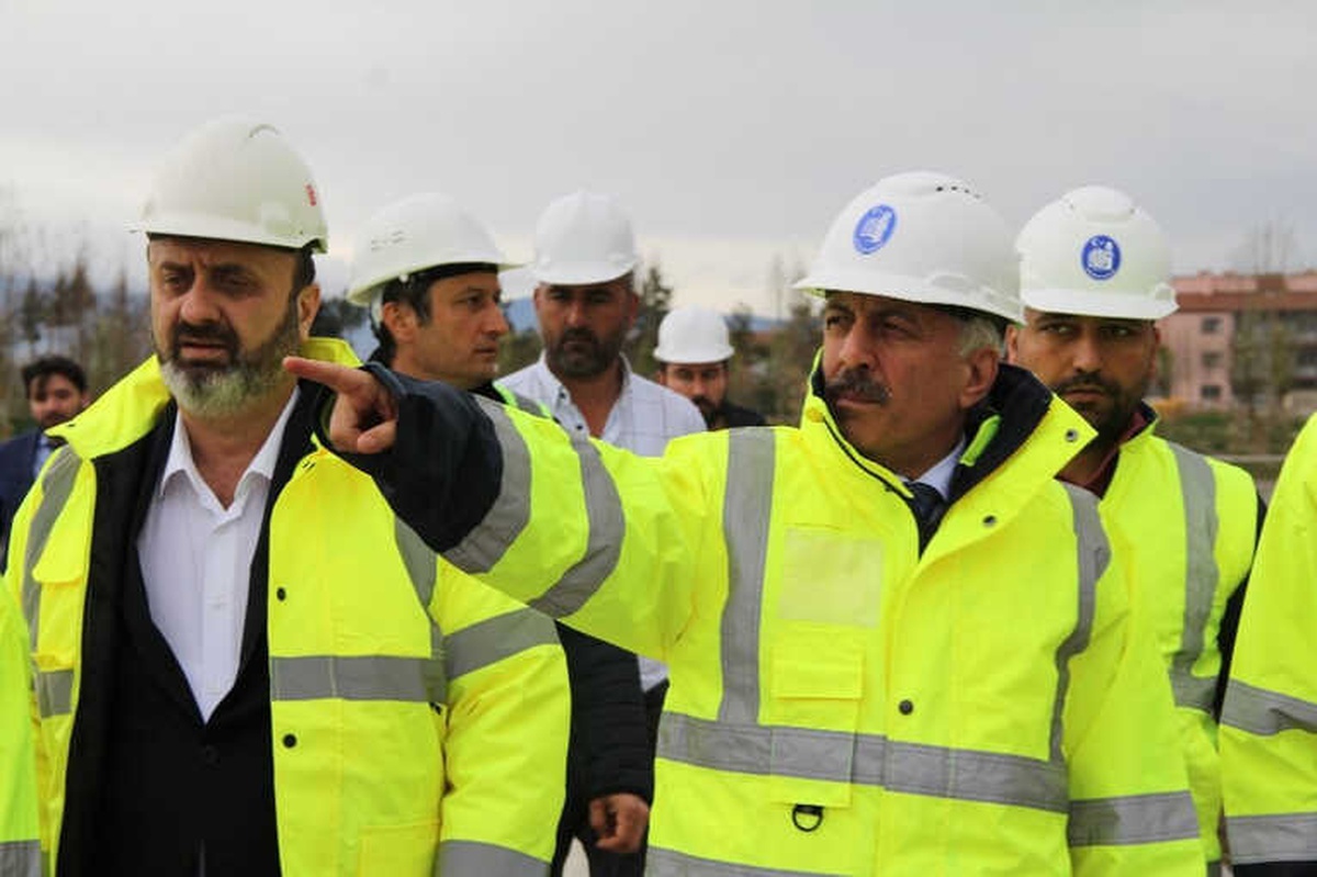 Başkan Gül Kentpark\'taki Çalışmaları İnceledi