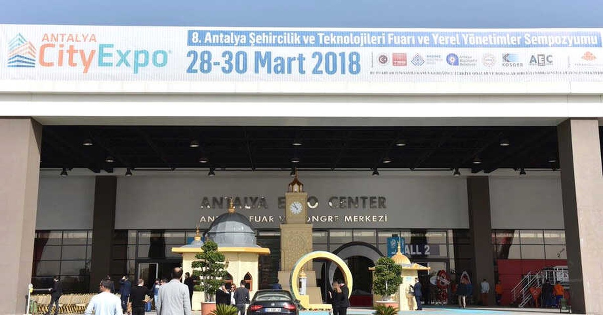 Başkan Tosun, Yerel Yönetimler Sempozyumu\'na Katıldı