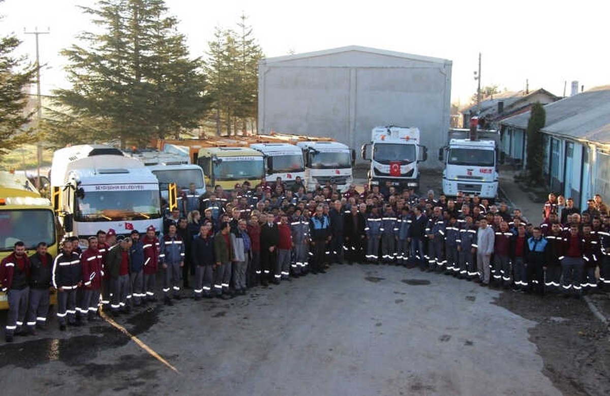 Başkan Tutal, Kadro Sevincini Çalışanları ile Kutladı