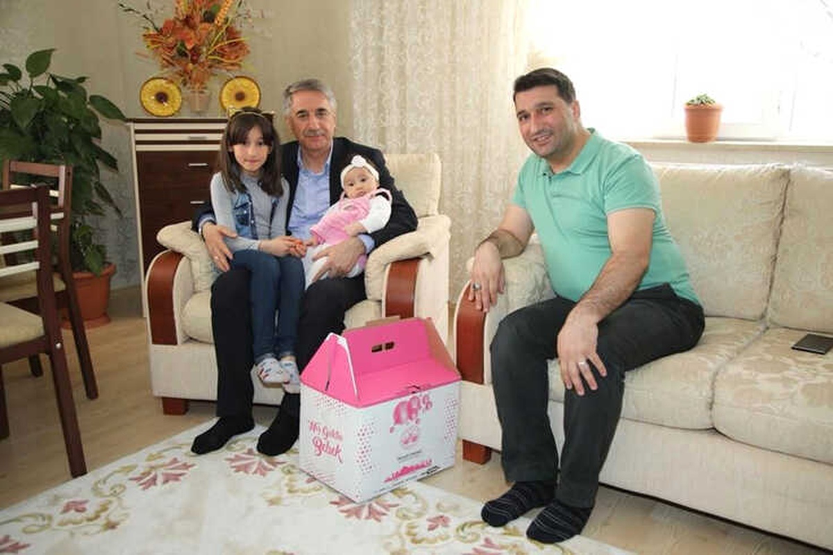 Belediyeden \'Hoş Geldin Bebek\' Paketi