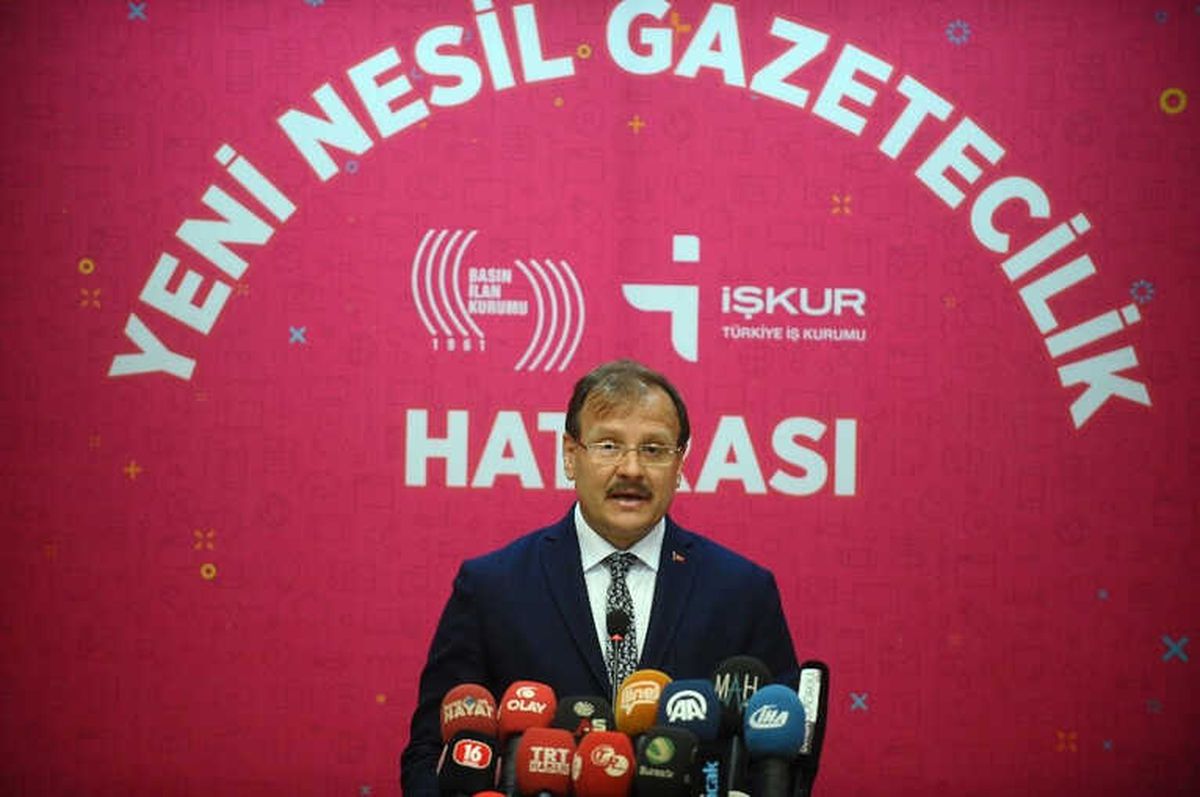 Çavuşoğlu: "Basın Adına Ortaya Çıkarak Tetikçilik Yapanları Aranızdan Ayıklayın"