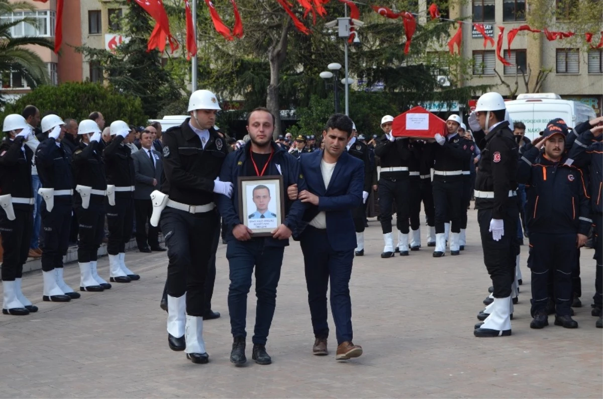 Derede Kaybolan ve Bugün Cansız Bedenine Ulaşılan Şehit Polis Memuru İçin Tören Düzenlendi