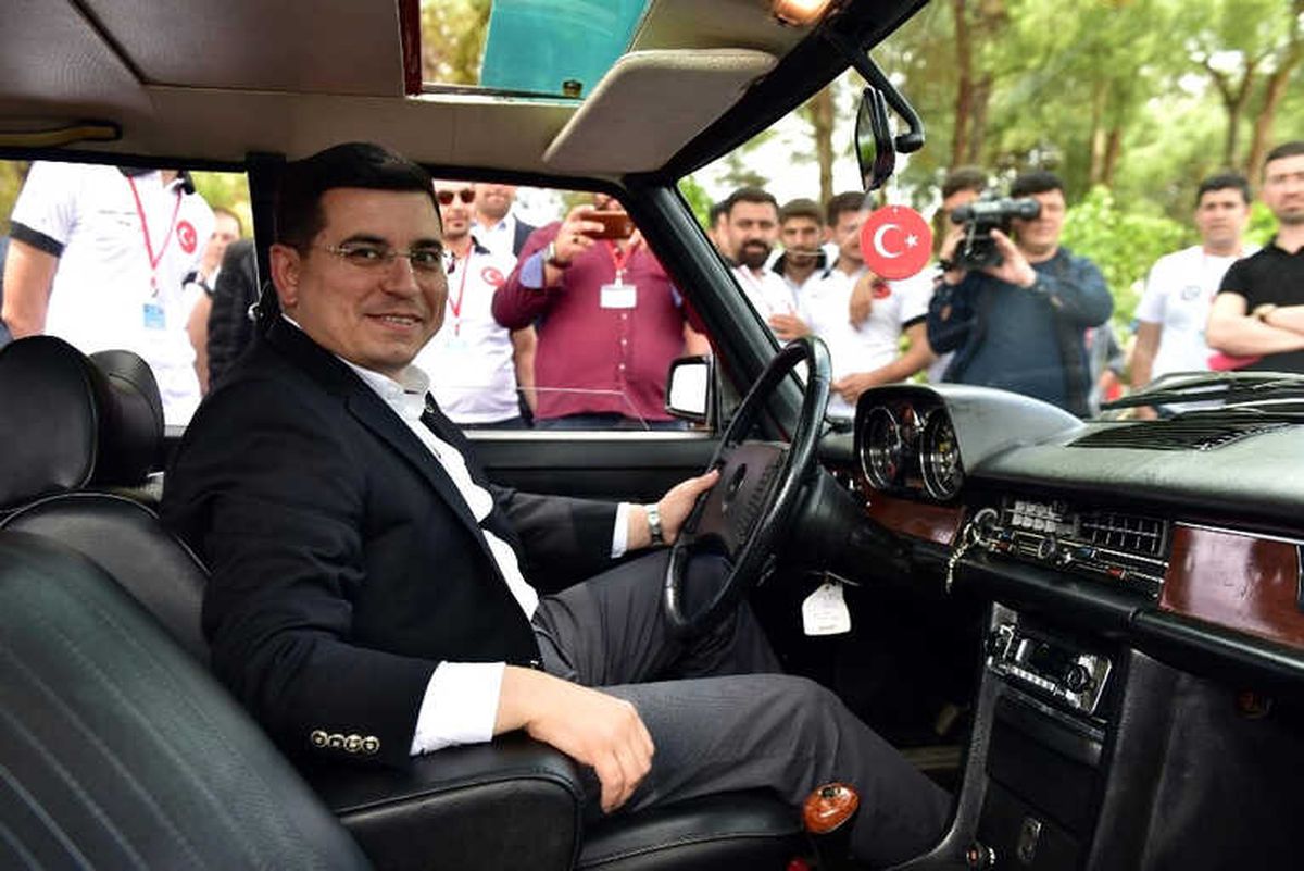 Dokuma\'da Klasik Mercedes Buluşması
