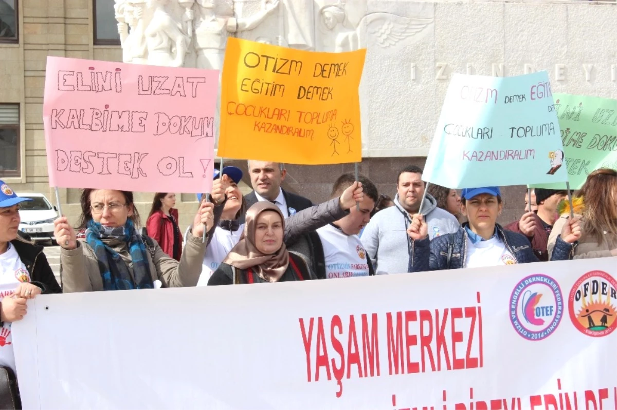Dünya Otizm Farkındalık Günü\'nde Eskişehir\'de Yürüyüş Etkinliği