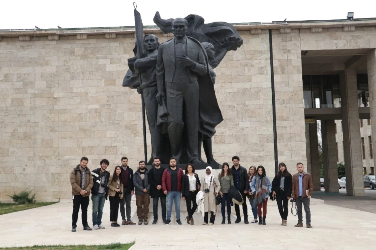 Geleceğin İletişimcileri Ülke Gündemine Yön Verenlerle Bir Araya Geldi