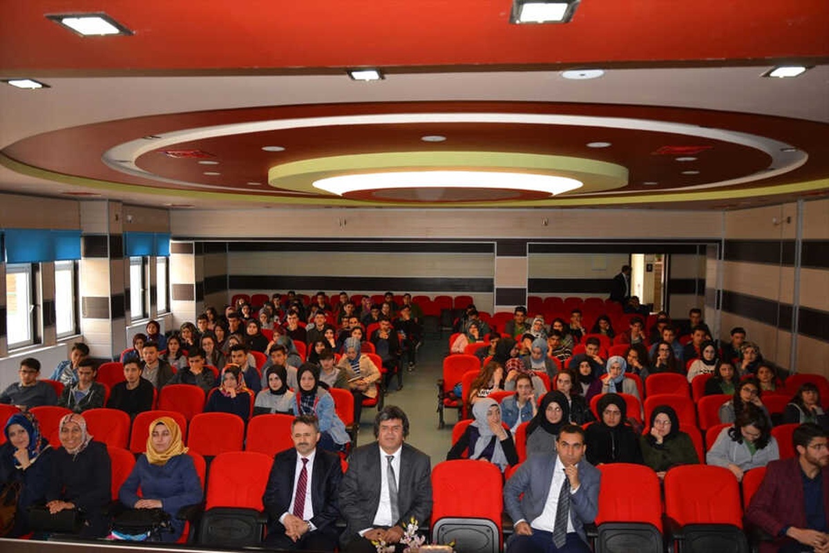 Gençlere Hazreti Muhammed Anlatıldı