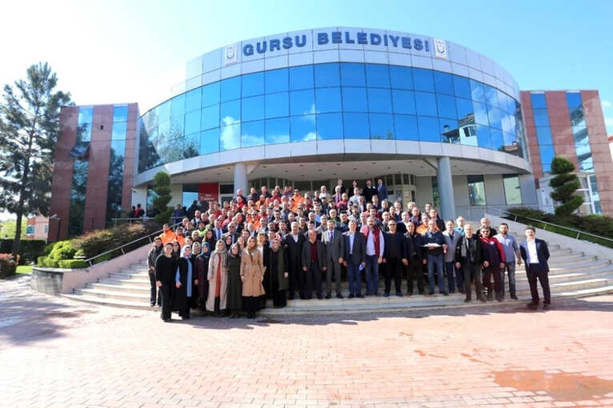 Gürsu Belediyesi\'nde Taşeronların Kadro Sevinci