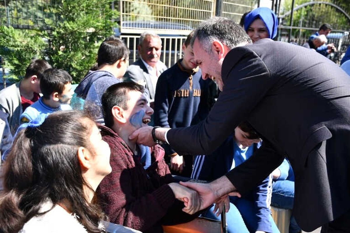 İnegöl Belediyesi Otizme Dikkat Çekti