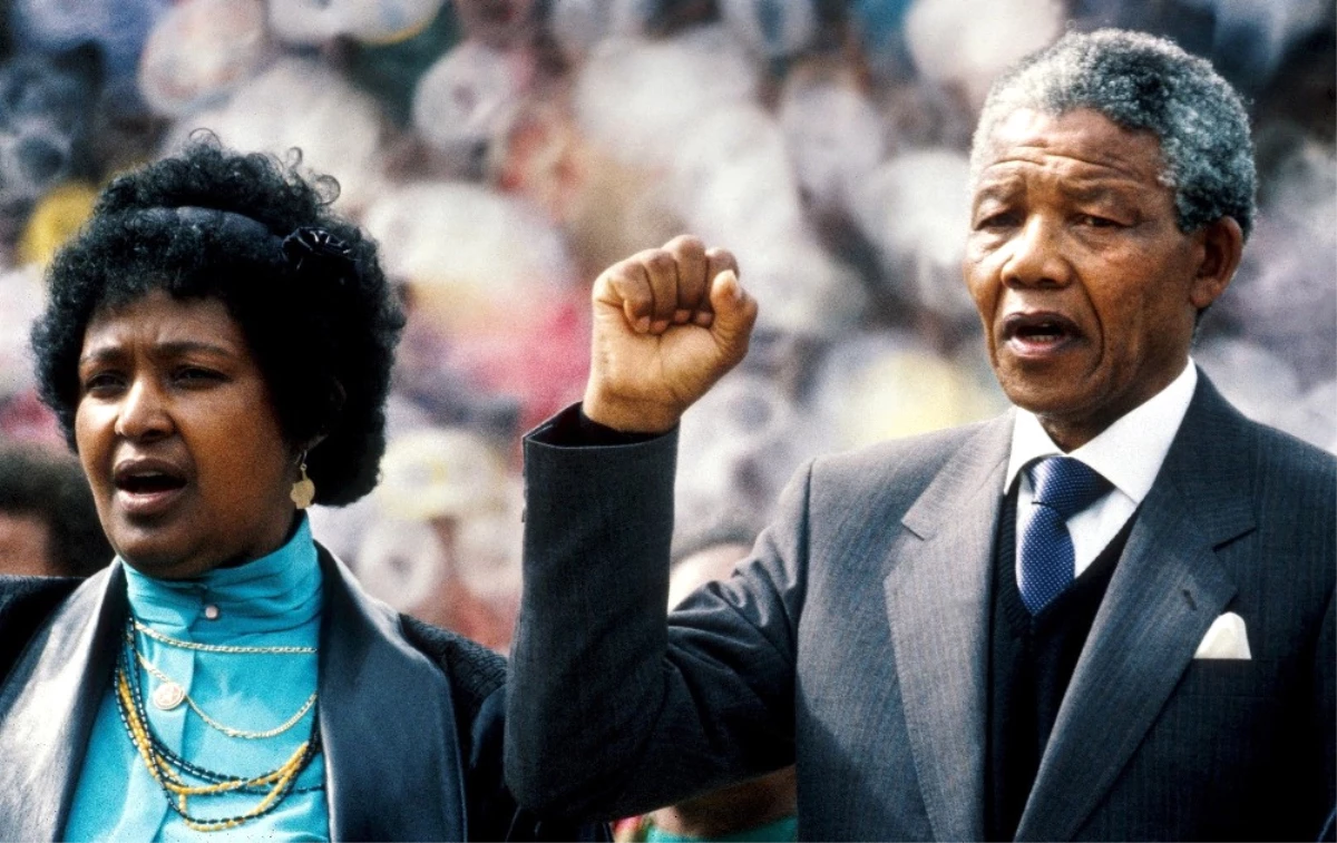 Nelson Mandela\'nın Eşi Winnie Madikizela-Mandela Hayatını Kaybetti