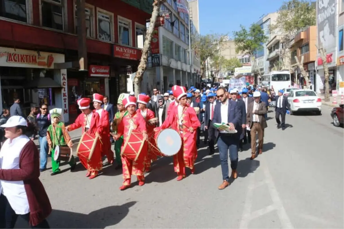 Otistik Çocuklarlardan Resim Sergisi