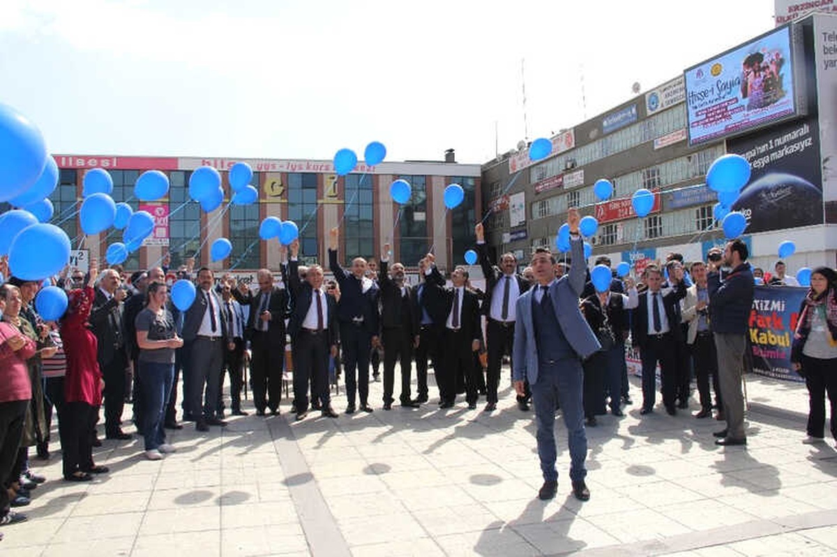 Otizmli Bireylerin Farkındalığı İçin Yüzlerce Balon Gökyüzü ile Buluştu