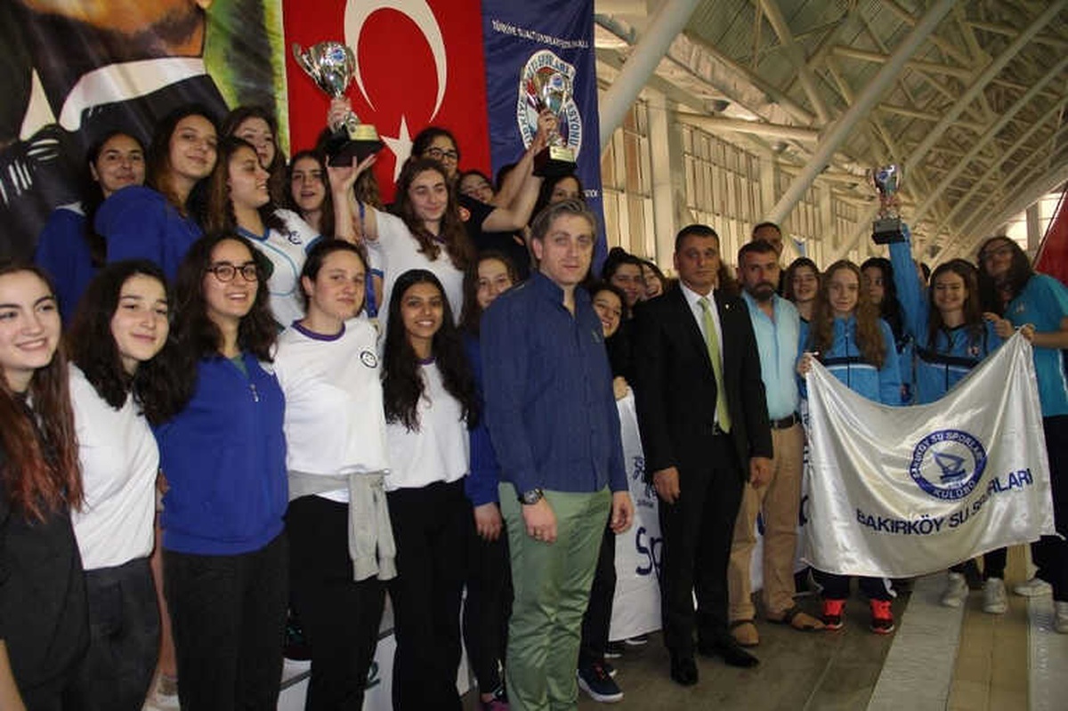 Paletli Yüzmede Beş Türkiye Rekoru Kırıldı