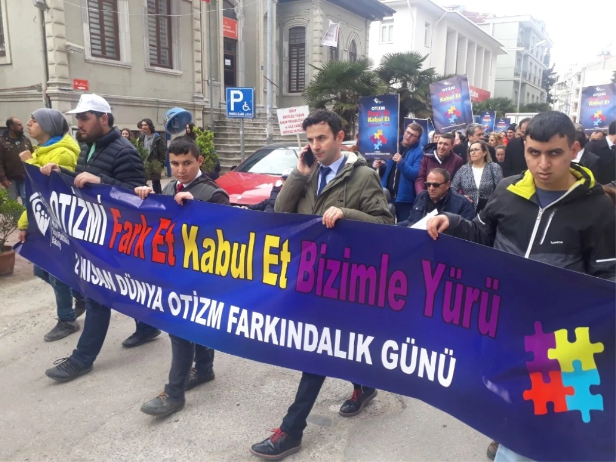 Sinop\'ta Otizm Farkındalık Yürüyüşü