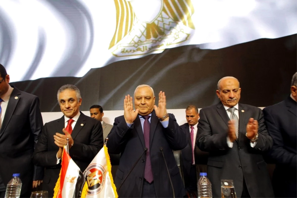Sisi Resmi Olarak Yeniden Cumhurbaşkanı