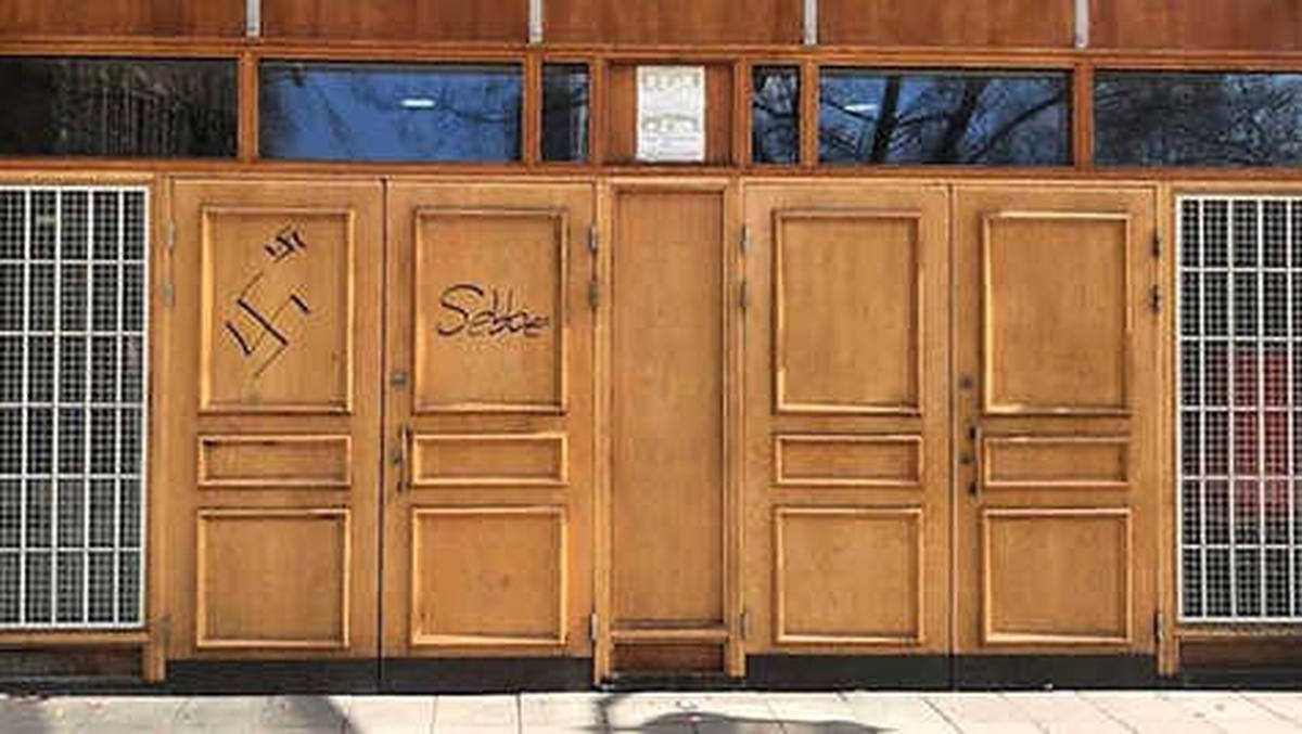 Stockholm Camisi\'ne Yine Irkçı Saldırı