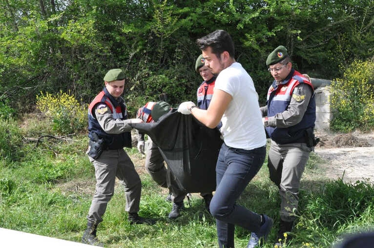 Su Kuyusunda Yakılmış Erkek Cesedi Bulundu
