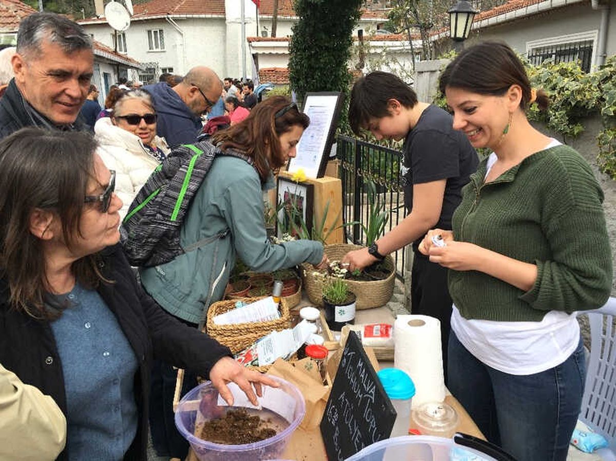 Üsküdar\'da Tohum Takas Şenliği Gerçekleşti
